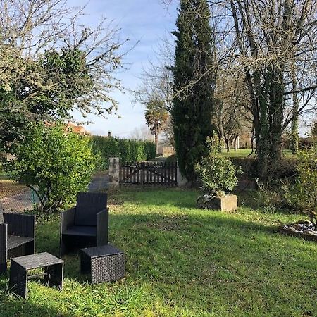 Charmant Gite En Perigord Vert Douchapt Екстер'єр фото